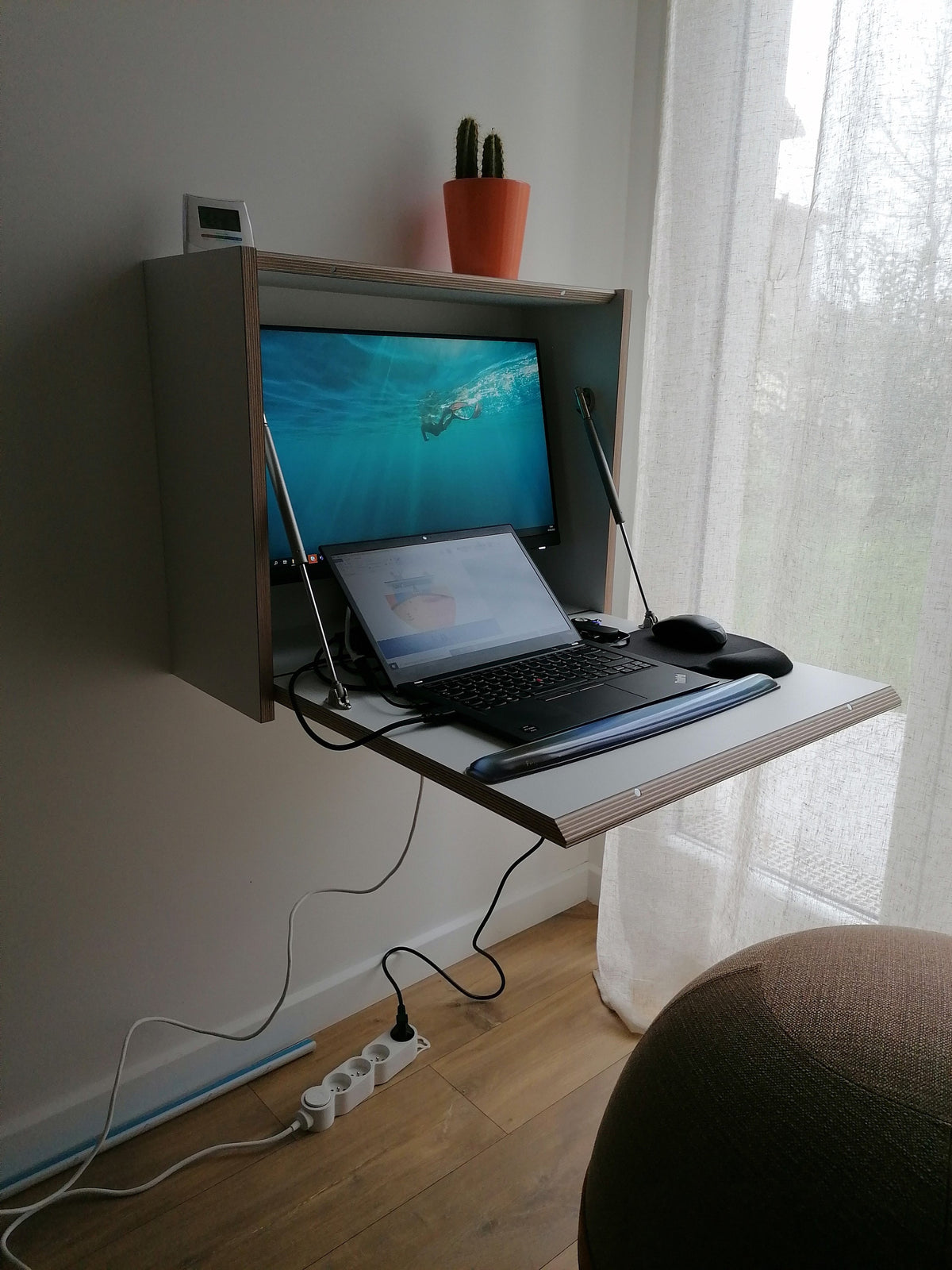 Photo client – Medium – Bureau escamotable